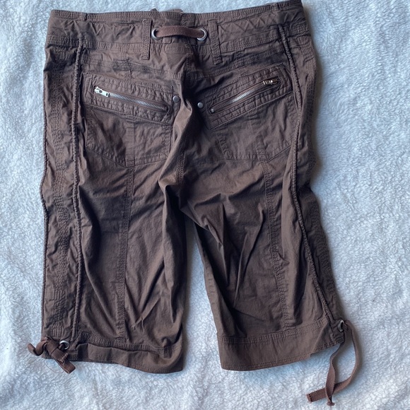 Woman’s shorts. Cargo style - Picture 3 of 3